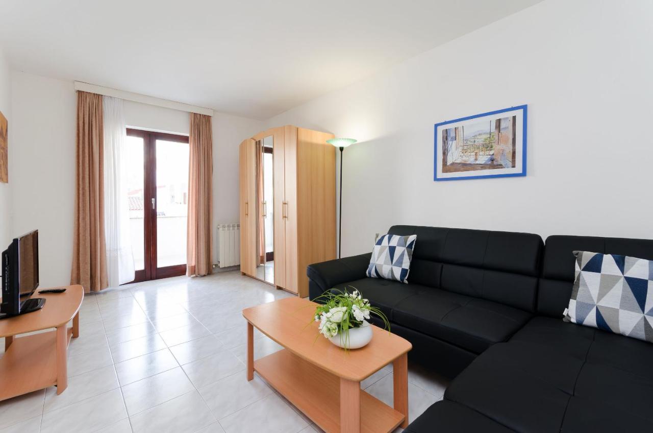 Apartments Gloria Vrsar Ngoại thất bức ảnh