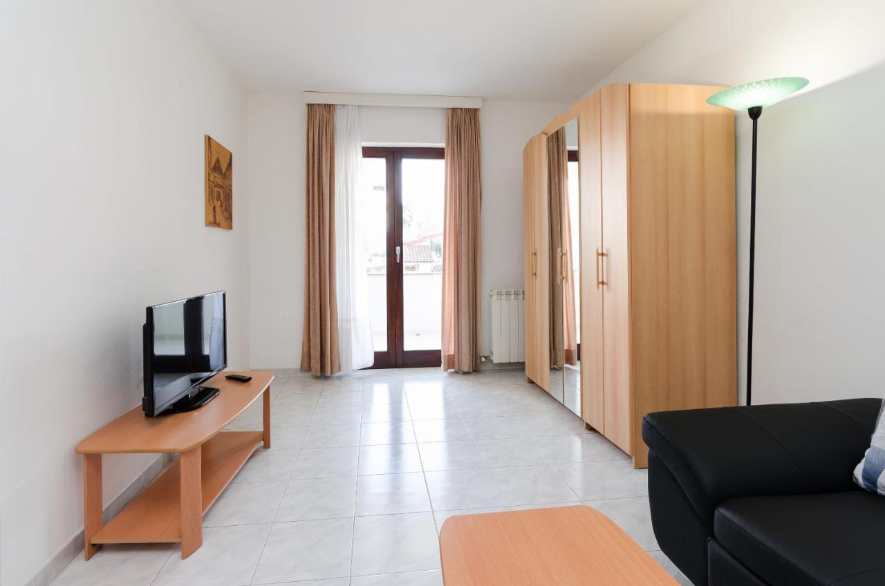 Apartments Gloria Vrsar Ngoại thất bức ảnh